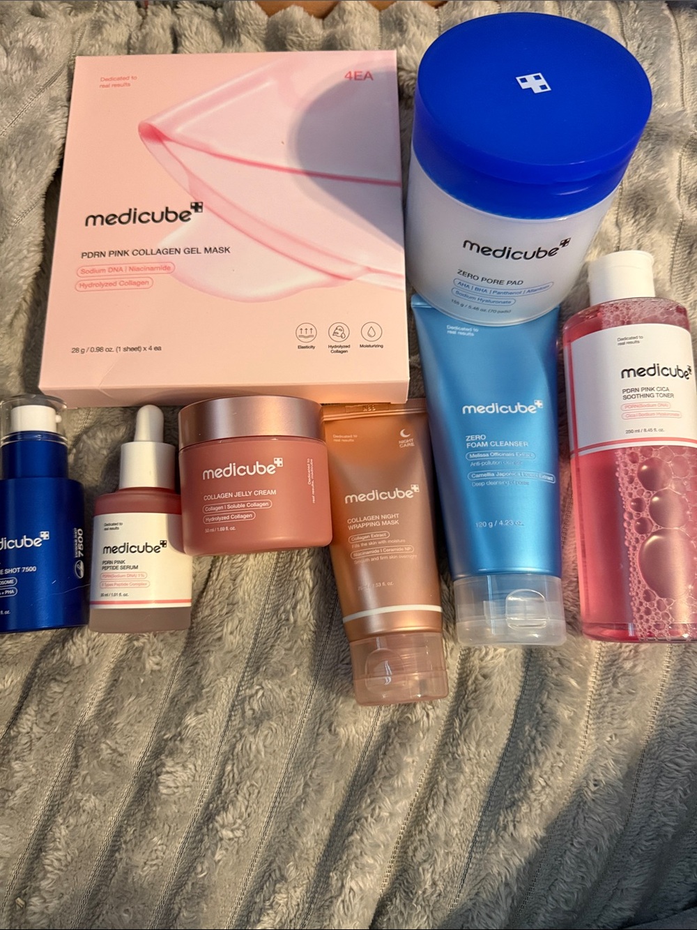Medicube Pink & Blue Women’s Skincare Moisturizer Set